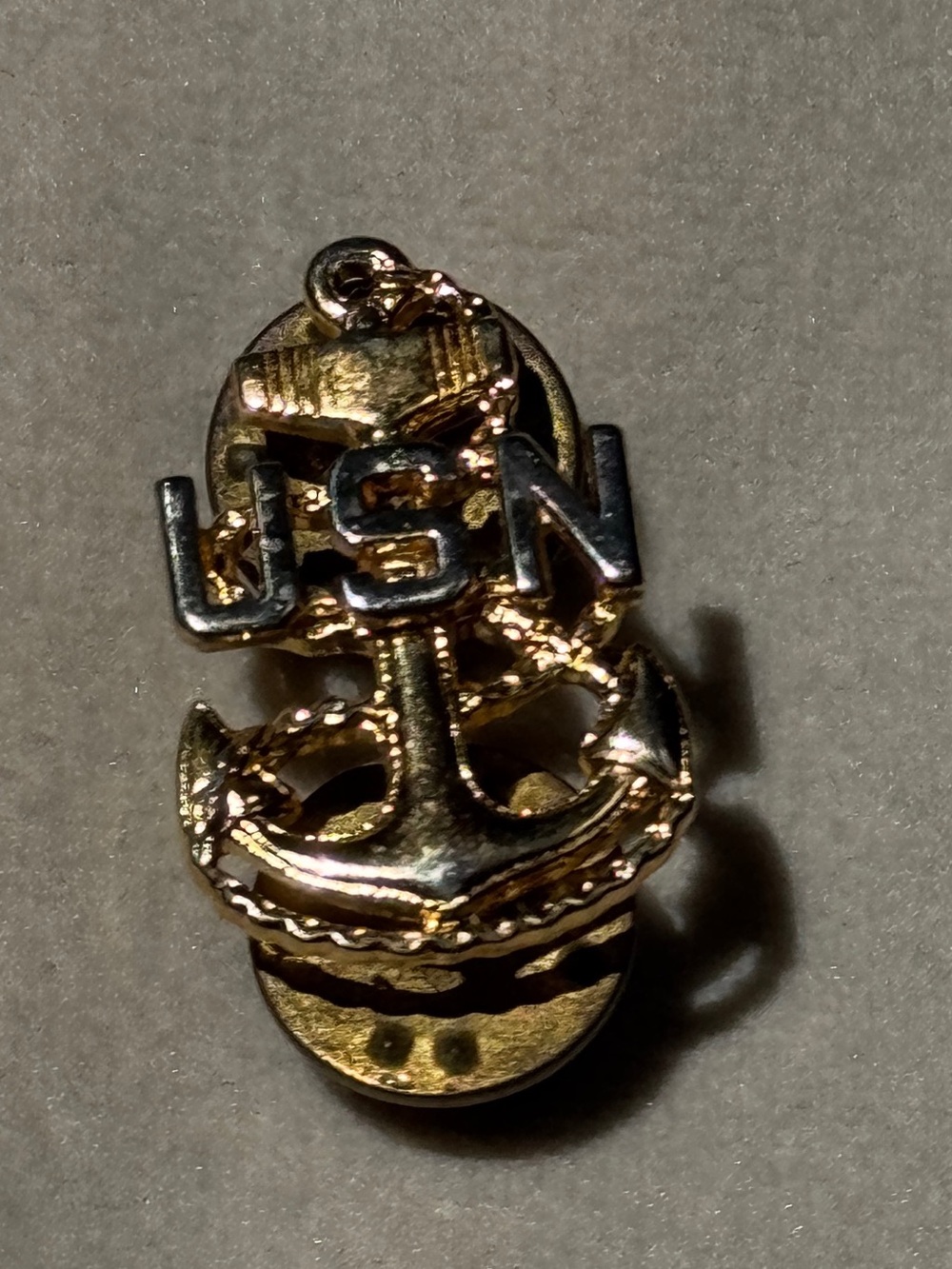 USN Gold-Tone Anchor Lapel Pin